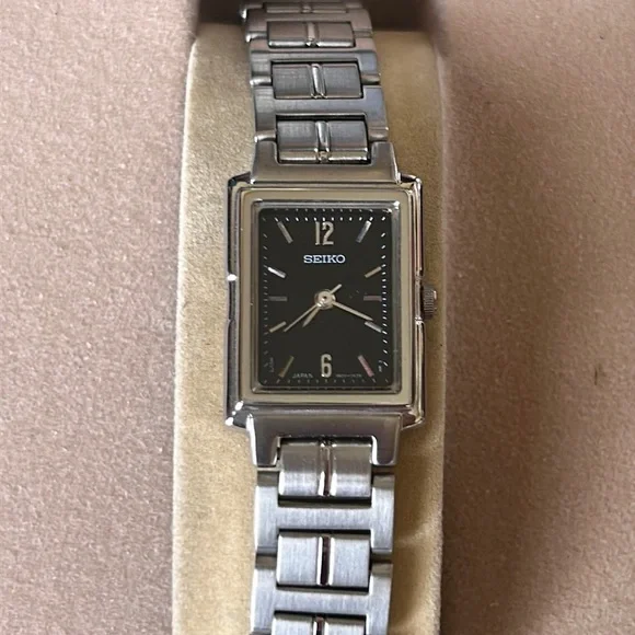 Seiko | Accessories | Seiko Lady Dress Watch | Poshmark display picture 2